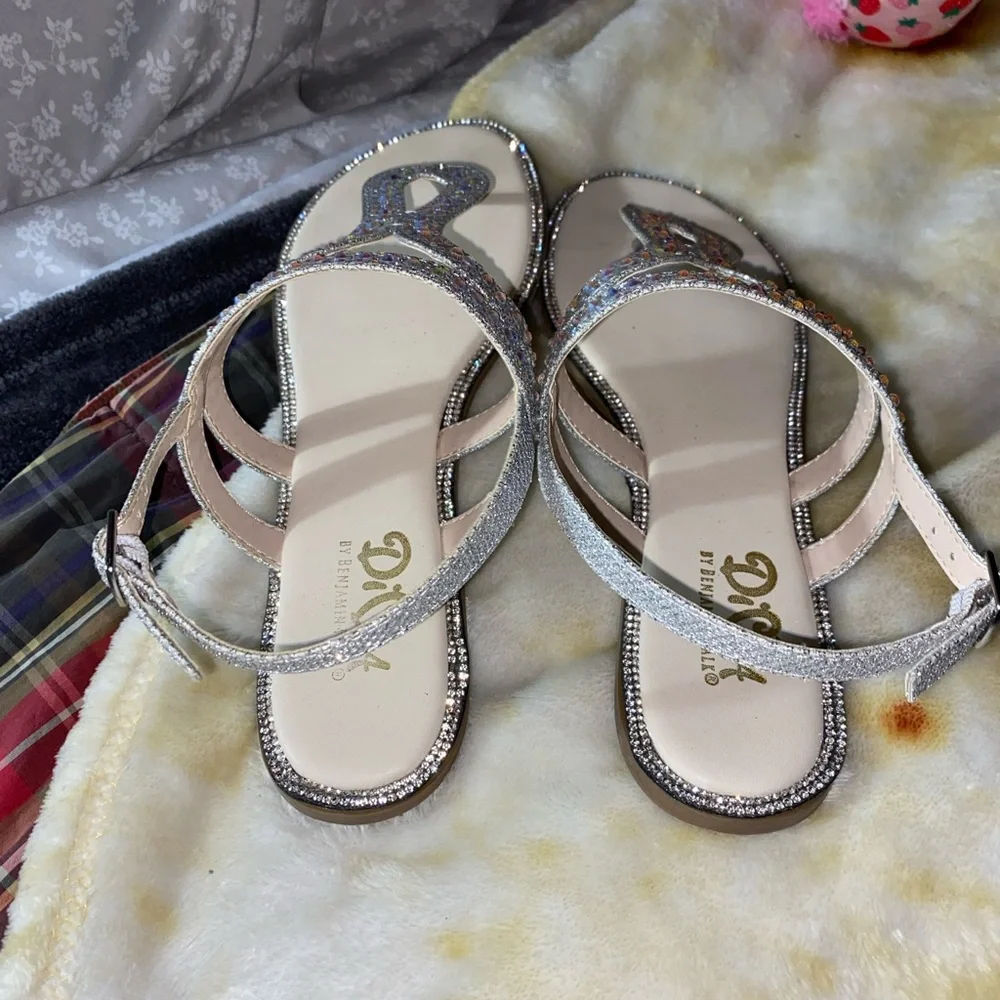 Sandals - Picture 3 of 5